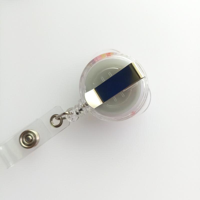 Новый стиль бейджа с мультяшной кнопкой-защелкой  Эластичная кнопка-защелка  Сердце с пересыпающимся песком  Изделие из смолы  Шнурок-держатель для ID-карты  Зажим-держатель