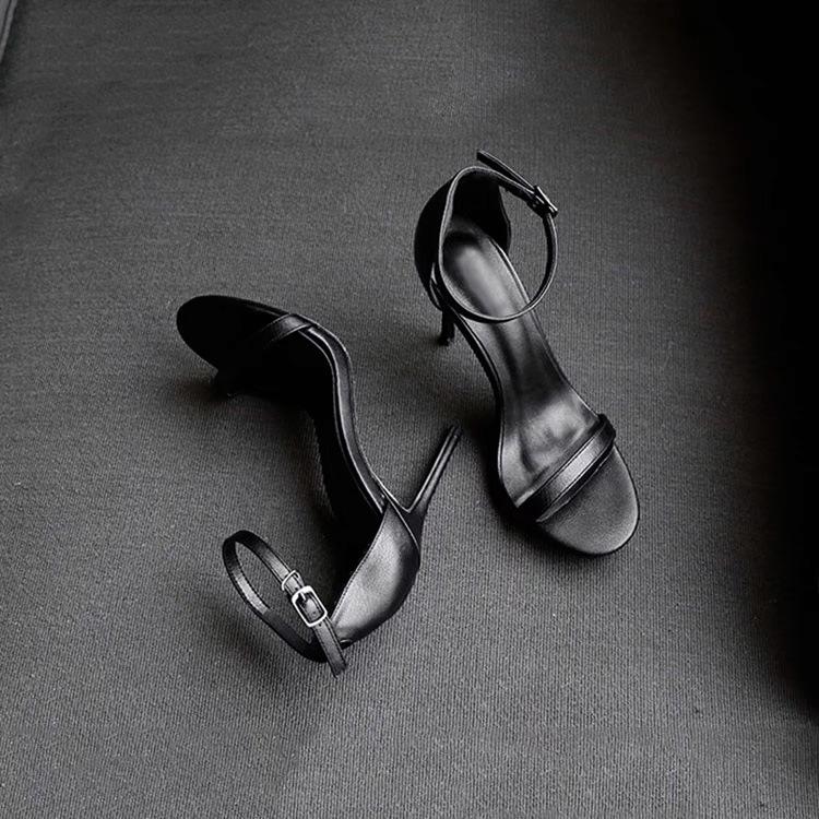 Серебристые босоножки на высоком каблуке-шпильке для женщин - стильные черные с одним ремешком, французская летняя мода 2023 г.