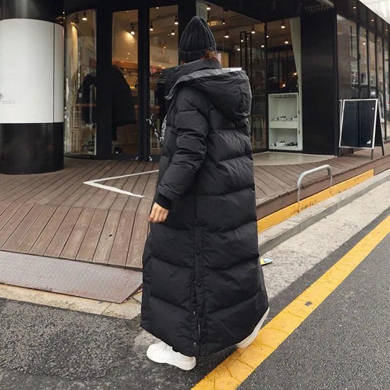 Супер длинная стеганая хлопковая куртка женская, новинка 2023 года, корейская модная парка выше колена, зимняя женская толстая черная пуховая хлопковая куртка