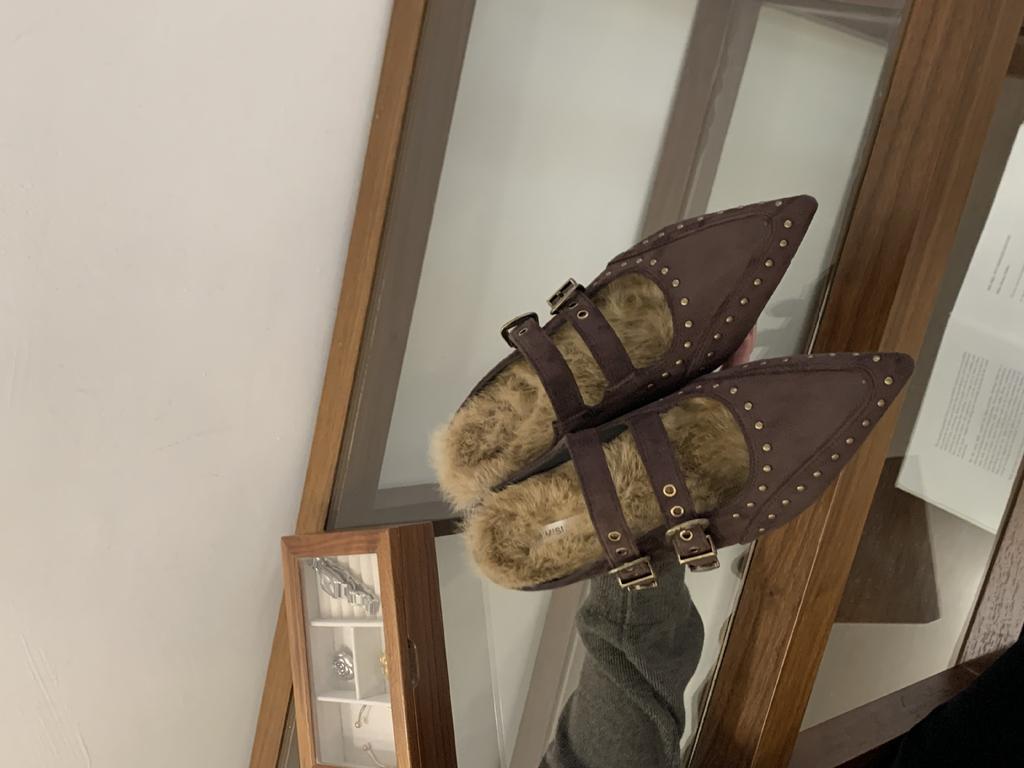 Туфли Мэри Джейн на скрытой платформе женские 2025 осень и зима новые заклепки с острым носком модные шлепанцы