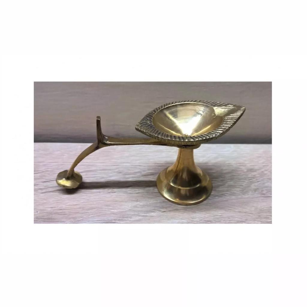 Дипак (Дия) из Латуни с Ручкой, Brass Deepak (Diya) Stand With Handle, Kalyan Puja