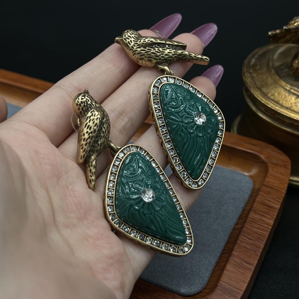 Бренд Mihmily - французские серьги с зелеными геометрическими бриллиантами, преувеличенный ретро-стиль в стиле суда