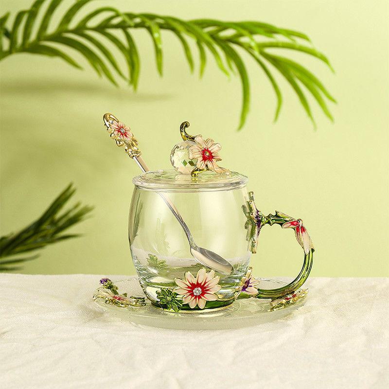 Чайная чашка из термостойкого хрустального стекла с эмалью Daisy — идеальный подарок на день рождения или праздник