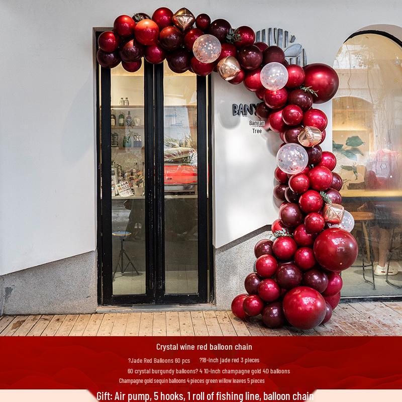 Корзина с цветами-колокольчиками для церемонии вручения дипломов и внутреннего убранства