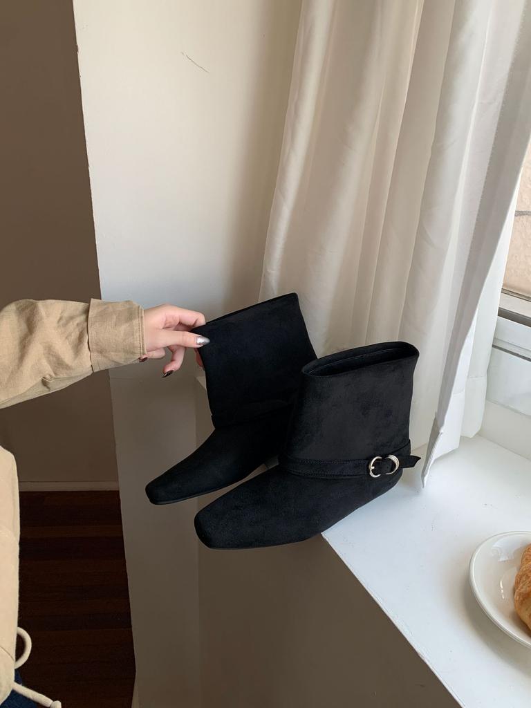 Autumn and winter new square head inner height temperament French fashion suede belt buckle short boots