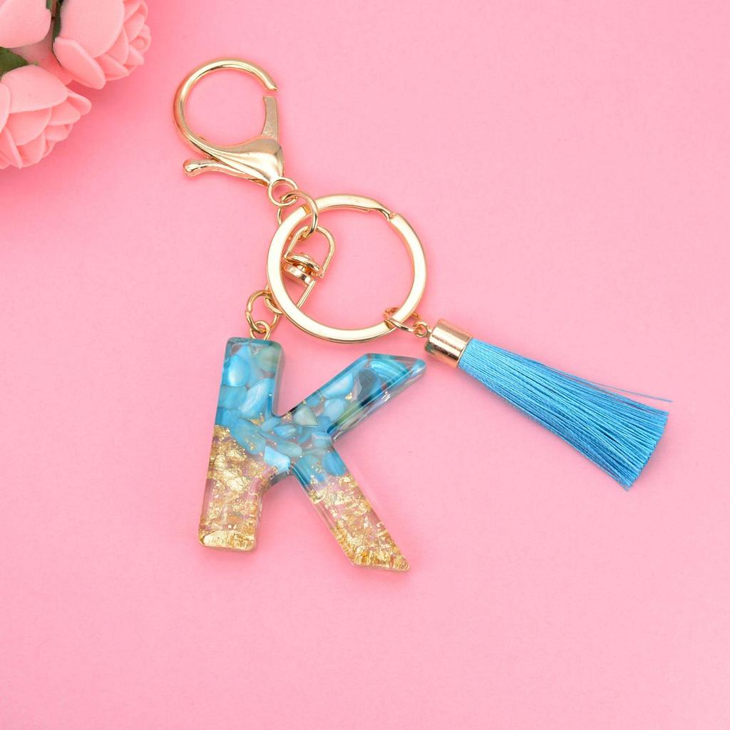 Синий брелок с кисточкой и 26 подвесками в виде английских букв - подвеска-капля из смолы для сумок и автомобилей, унисекс.