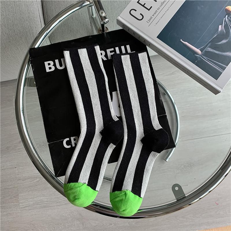New European Trend Contrasting Color Vertical Stripe Medium Tube Socks Design Double Needle Double Way Cotton Socks