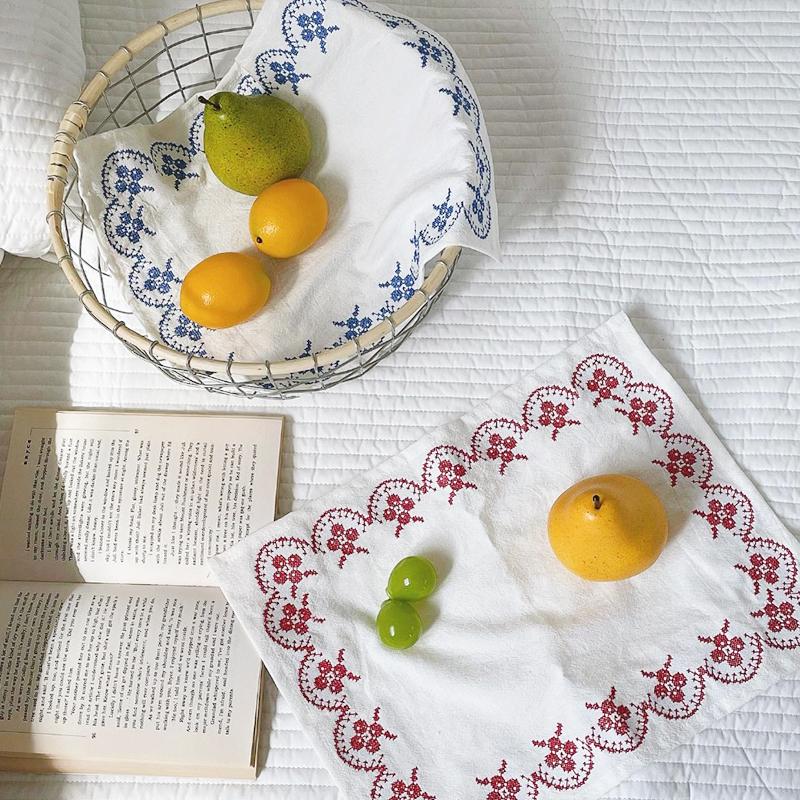 1Pc Placemat Retro Style Cotton Rural Style Embroidered Originality Photography Props Decorative Cloth Figure