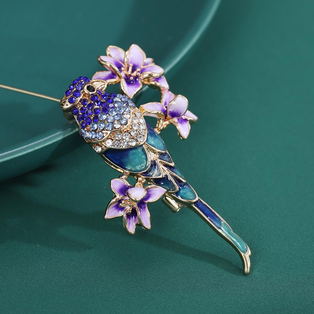 Blucome Cute Rhinestone Magpie Bird Shape Brooches for Women Gold Color Wedding Flowery Bird Special Design Pins