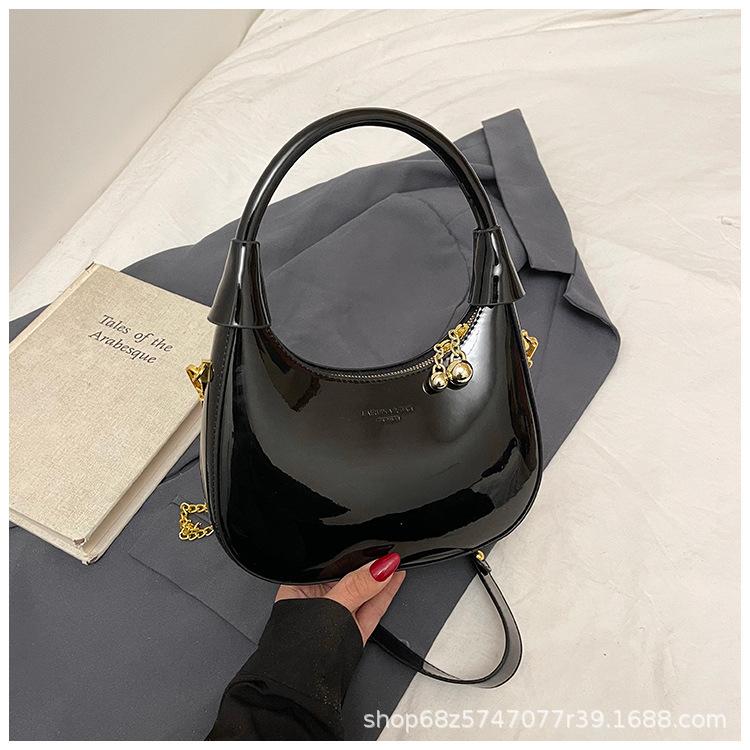 2025 New Handheld Crescent Bag Women's Fashion Patent Leather Underarm Bag Casual Simple Commuter Shoulder Crossbody Women's Bag