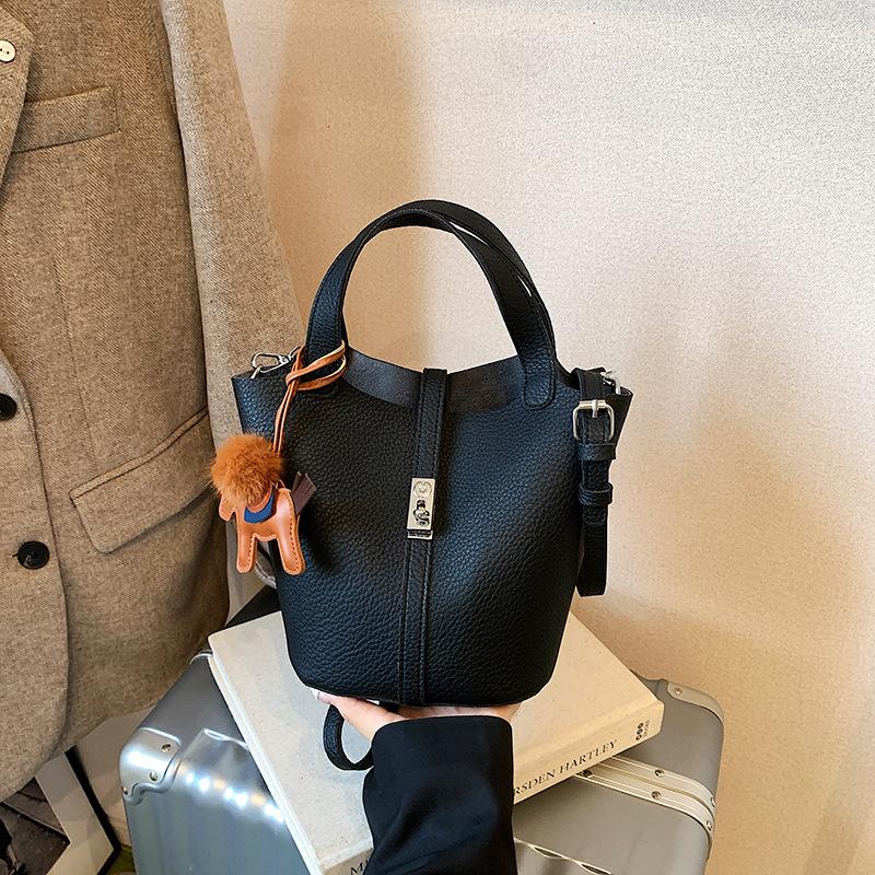 Винтажная маленькая сумка Maillard 2025 новая повседневная универсальная женская сумка-мессенджер изысканная ручная сумка-ведро для мамы