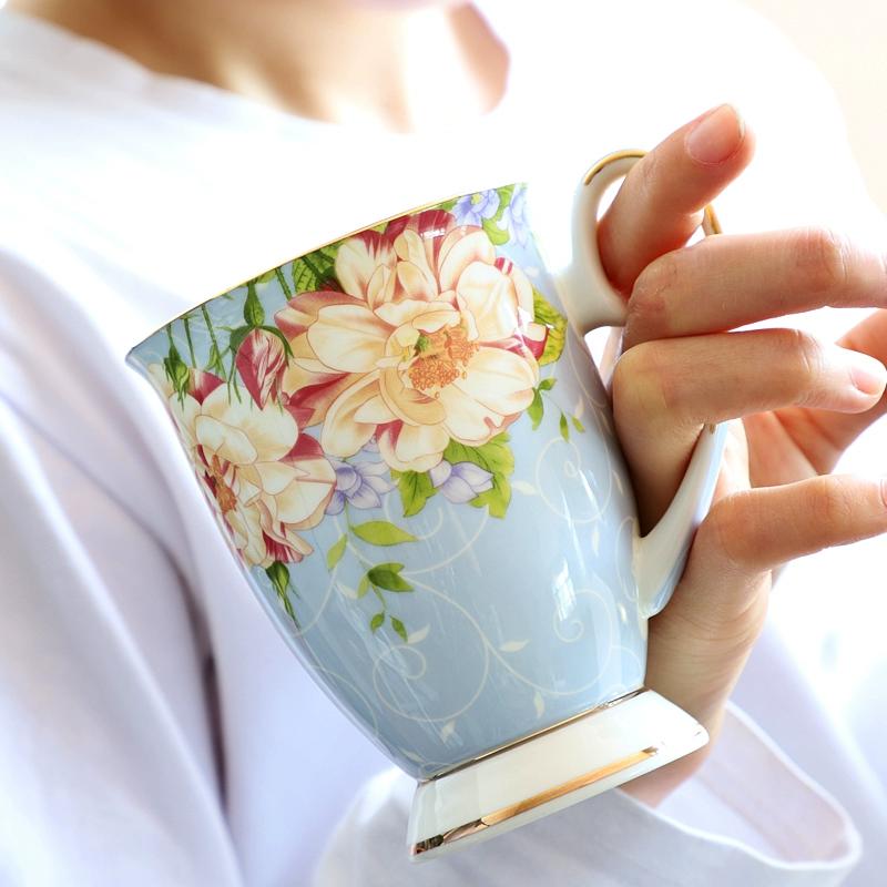 Fine Bone China Coffee Mugs Set of 4, Hand Drawn Gold Rimmed Floral Mugs, Porcelain Bone China Tea Cup with Lid, 300ml Elegant Office Home Tea Sets