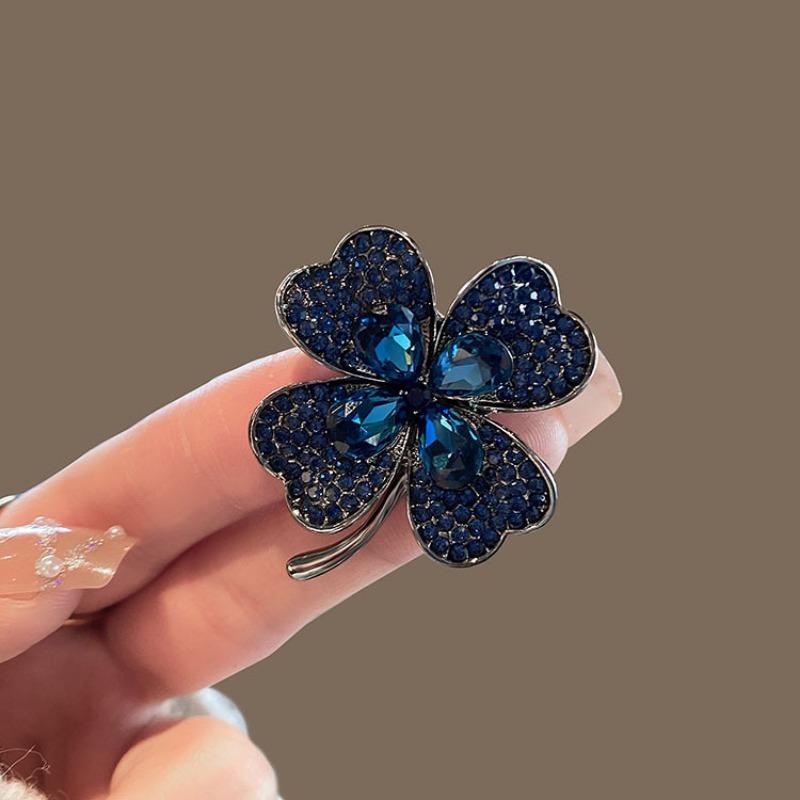Crystal Four-leaf Clover Brooch, High-end Women's Simple and Versatile Brooch, Elegant Brooch, High-end Sense