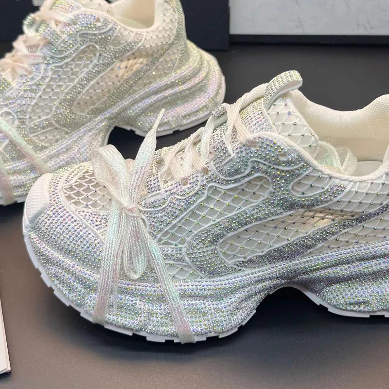 Женские кеды с кристаллами Bling Новинка Сетчатая платформа со стразами Папины кроссовки Модные блестящие женские спортивные туфли Женские лоферы