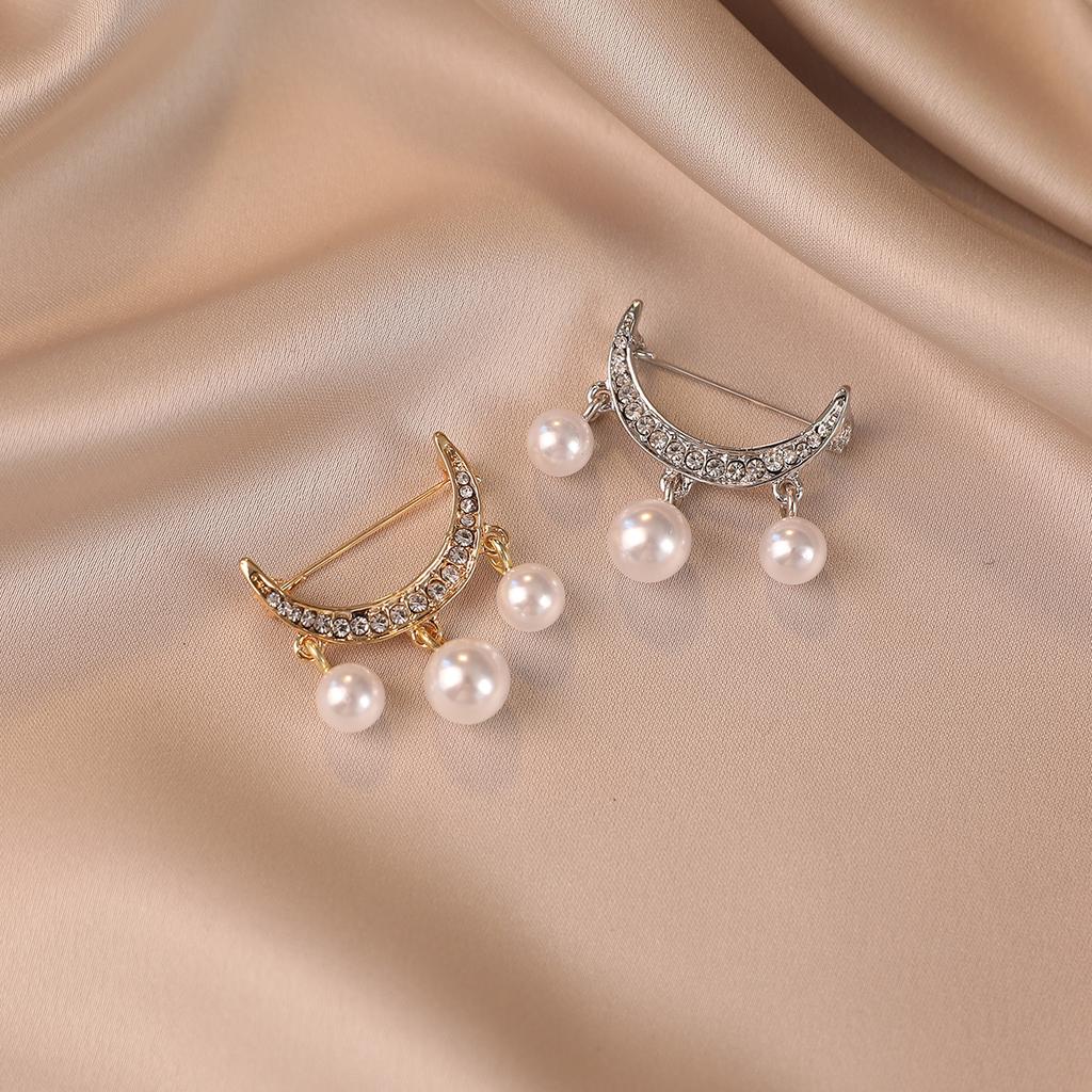 Маленькая брошь «Жемчужная луна», брошь со сплавом и антибликовой застежкой, высококлассная и легкая роскошная булавка для аксессуаров для одежды