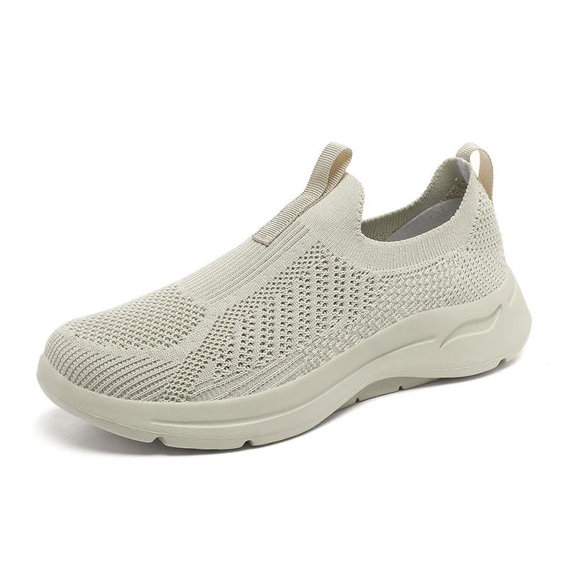 Summer Super Light Athletic Shoes for Men Fashion Hard-wearing Slip-on Male Footwear Breathable Casual Men Sneakers New