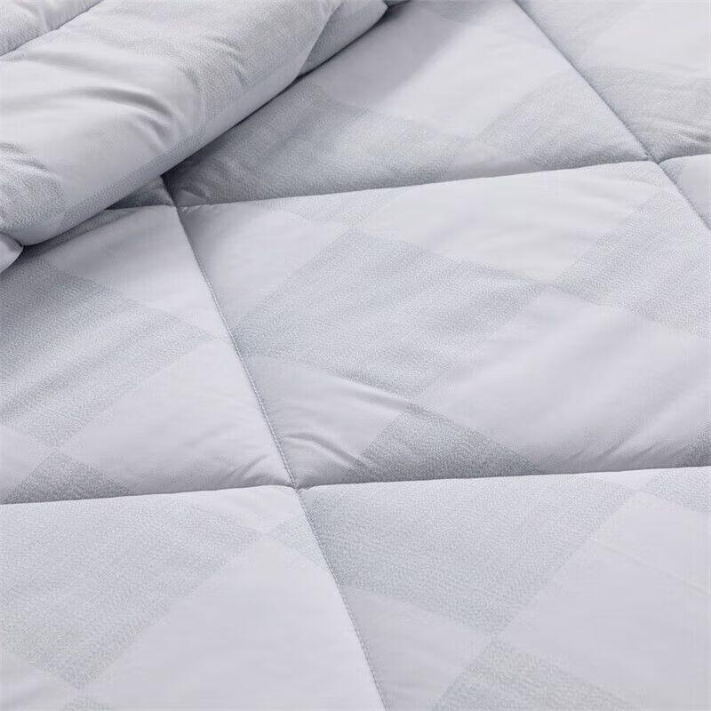 Всесезонное одеяло Mercury Home Textiles из смеси волокна и шерсти