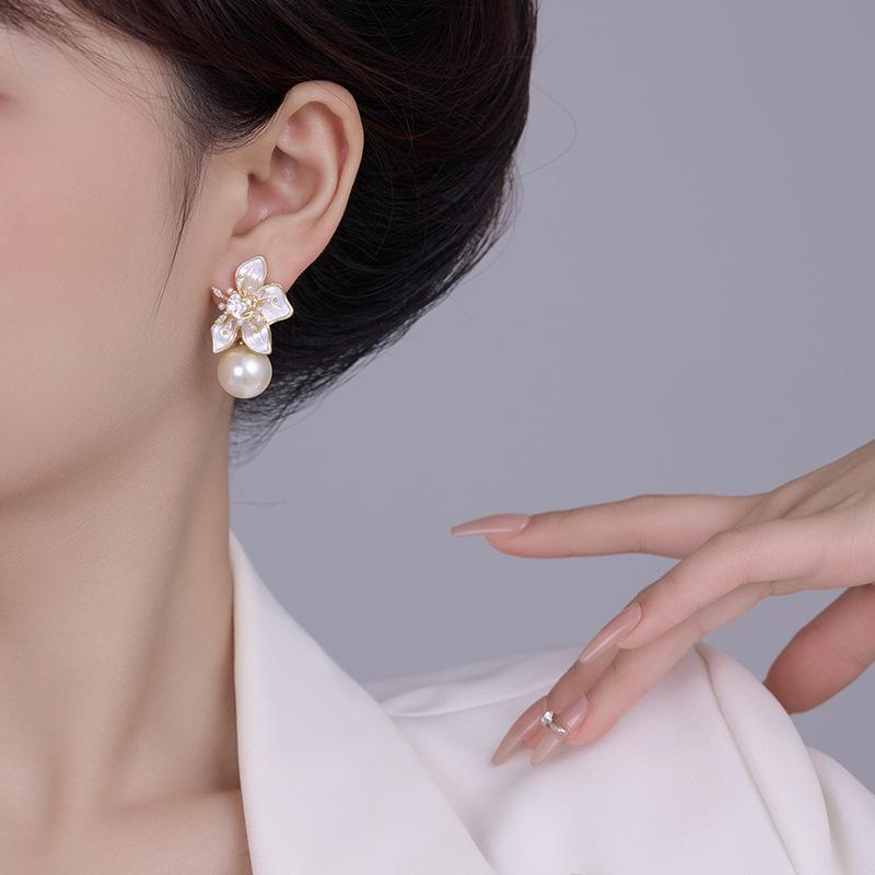 Нежные серьги-бабочки в гонконгском стиле с жемчугом, трехмерные цветы, изысканные серьги, темперамент, легкие, роскошные, высококачественные украшения для ушей