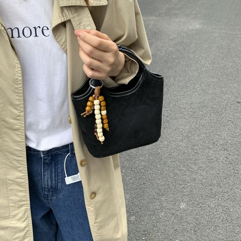 Ромбовидная женская сумка 2025 новая осенне-зимняя популярная высококачественная замшевая сумка на плечо кроссбоди сумка-ведро