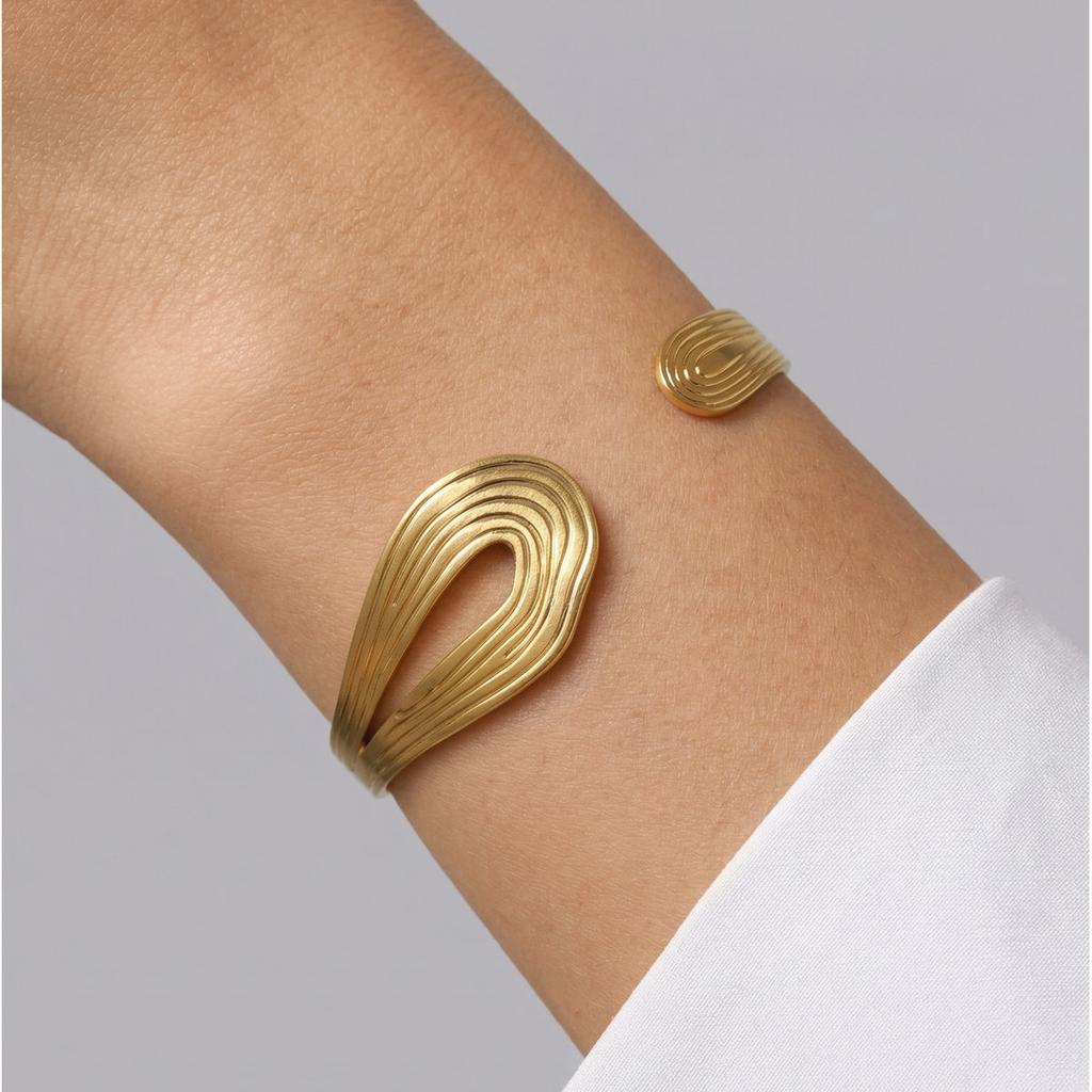 Vantage Stainless Steel Textured Open Bangle Bracelet for Women, 18K Gold Plated Statement Jewelry Party Gift Bijoux