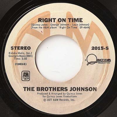 7-дюймовая пластинка BROTHERS JOHNSON Love Is Right On Time 2015S AM 1977 US SoulFunk Б/У