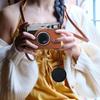 Ob'ektiv qopqog'ini mahkamlash uchun yopishqoq lenta Instax Mini EVO uchun o'z-o'zidan yopishadigan ob'ektiv qopqog'i stikeri Xavfsiz va zamonaviy himoya Lanyard