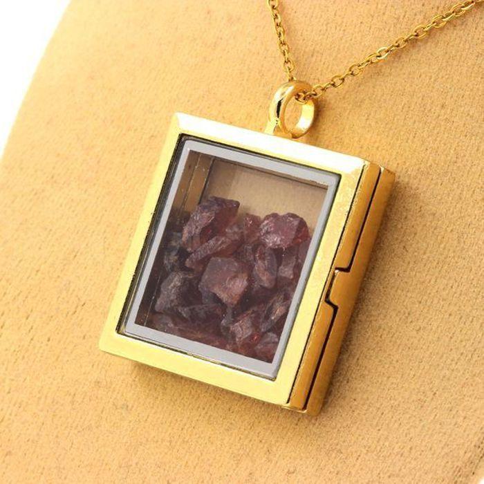 Stones and Minerals. Raw Rhodolite Garnet Necklace. Square Model. Gold Color.