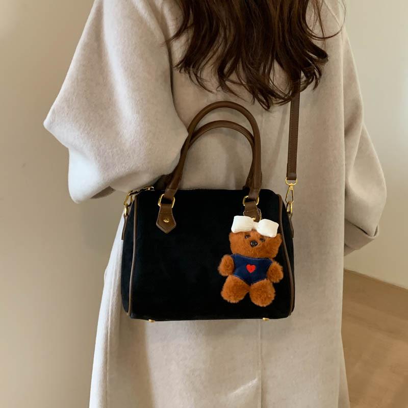 Высококлассная нишевая сумка женская повседневная сумка-бостон 2025 новая модная осенне-зимняя универсальная одноплечевая сумка-кроссбоди сумка-подушка