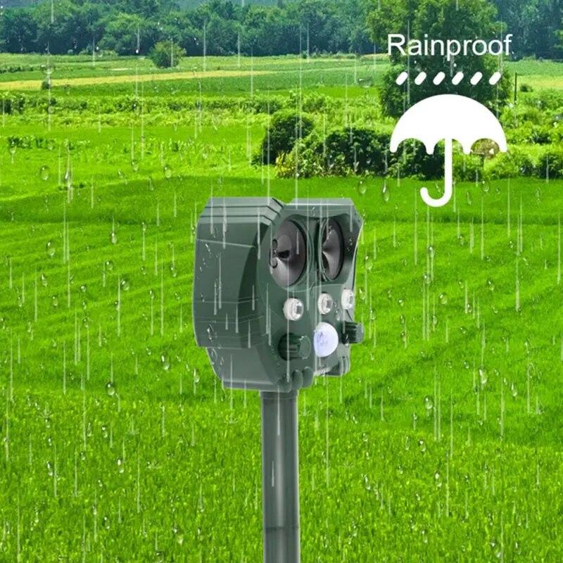 Waterproof Motion Sensor Ultrasonic Animal Repeller Solar Powered  For Bat Mouse Squirrels Racoon Skunk In Garden Outdoor & Yard