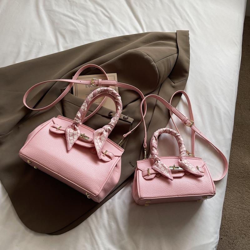 New Commuter Handbag Women's Fashion Versatile Shoulder Messenger Bag