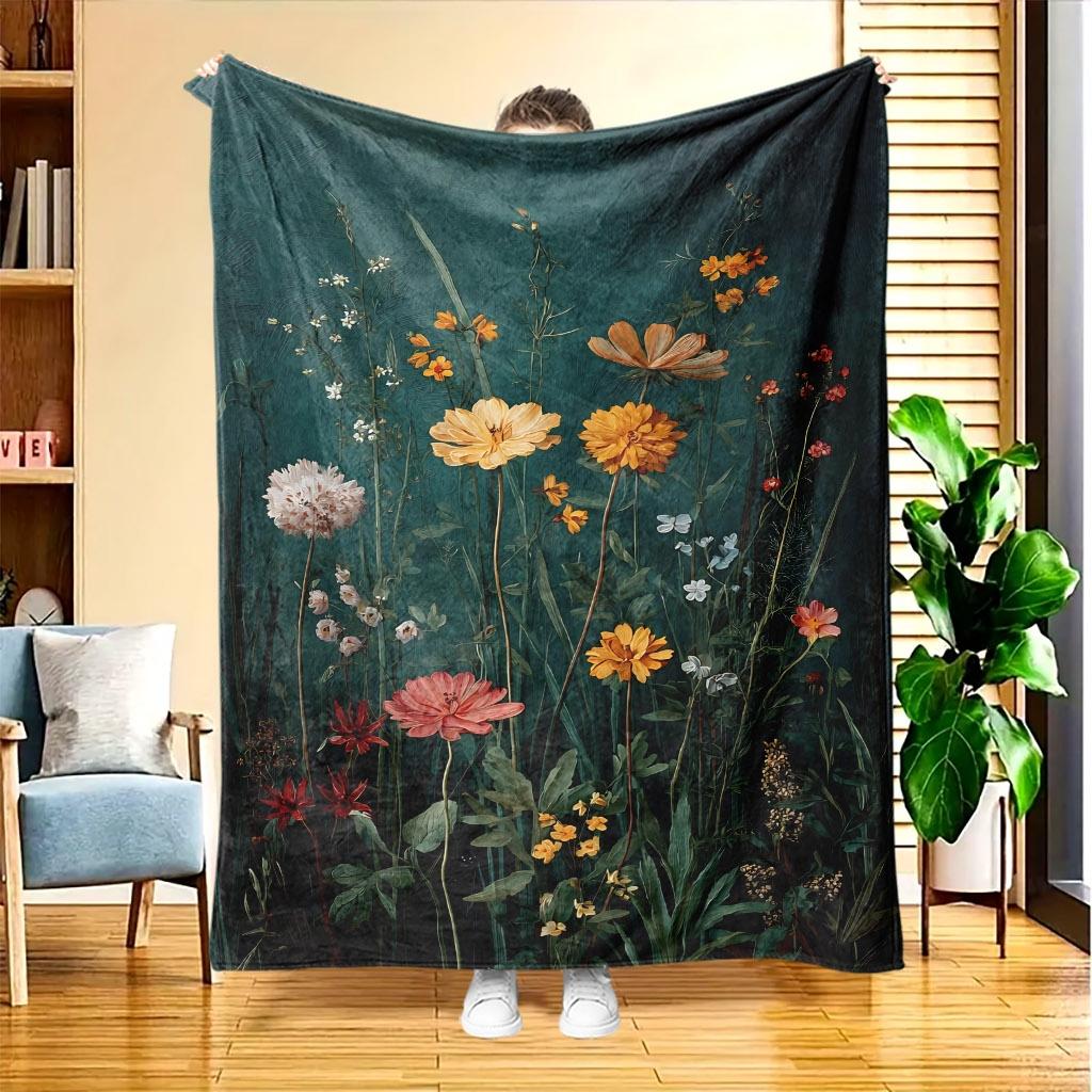 A Plush Blanket Featuring a Vibrant Floral Design on a Green Background, High-Definition Digital Printing, Suitable for All Seasons, Perfect for Use o
