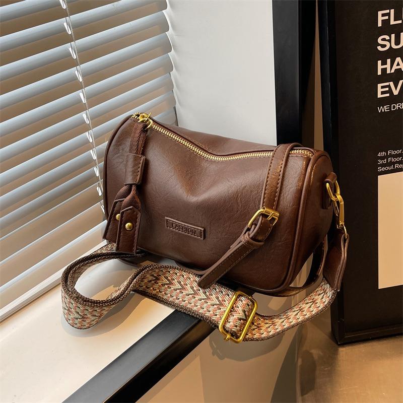 Popular Bags Women's New High-end Large-capacity Messenger Bags Casual Broadband Shoulder Armpit Bags