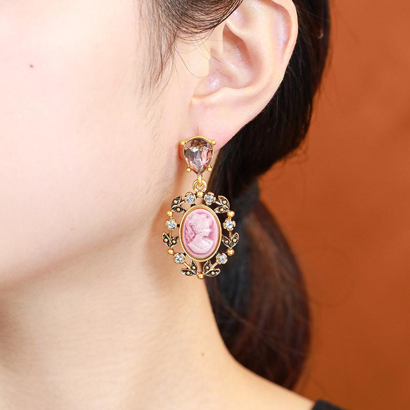 Дворцовый стиль Камея рельефный портрет красоты головы, серьги в стиле ретро, ​​утягивание лица, украшения для ушей, женские позолоченные