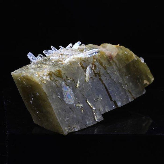 Pierres et Minéraux. Siderite, Quartz. 159.5 ct. Mésage Mine, Vizille, France..