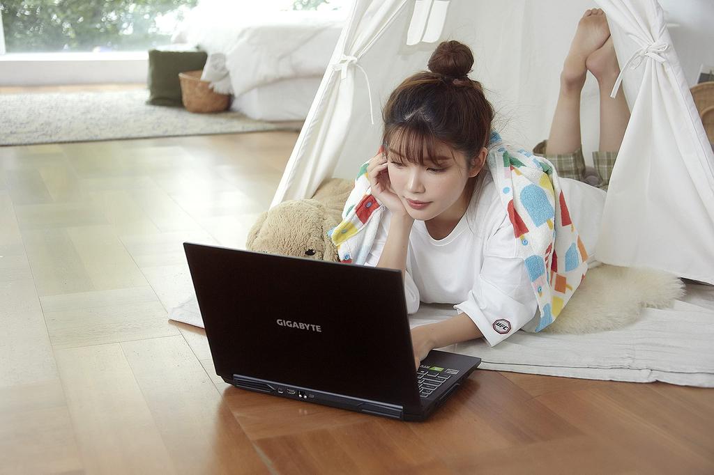 С RTX 3050 Ti Игровой ноутбук GIGABYTE G5 дюймы Win11 Home RTX3050 Ti 512G [Оборудованная видеокарта] / 15.6 / (144 Гц i5-11400H 8 ГБ 2 SSD)