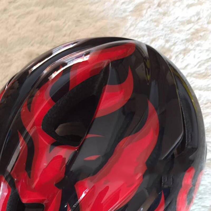 Kids Helmet Adjustable Size PVC Shell EPS Foam Shock Absorption Child Safety Helmet for Cycling Skateboard Black Red