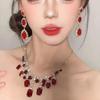 Изысканное легкое роскошное колье-цепочка со стразами - блестящий квадрат, капля воды и круглый дизайн