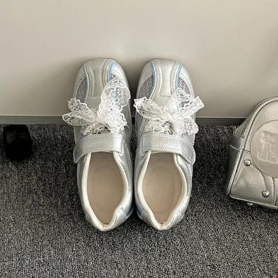 Женская повседневная обувь серебристая ретро балетки на липучке немецкие тренировочные туфли женская новая универсальная легкая обувь на мягкой подошве