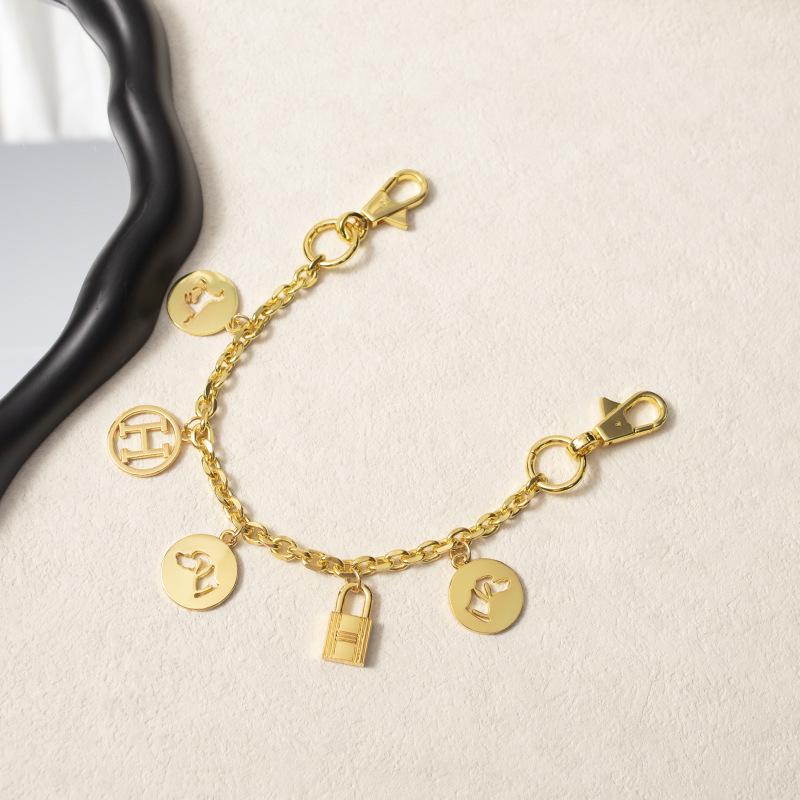 H House Gold Bag Charm Pendant: Women's Decorative Chain Keychain Accessory