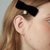 SOCKS APPEAL Velvet Ribbon Pearl Hair Pin Black