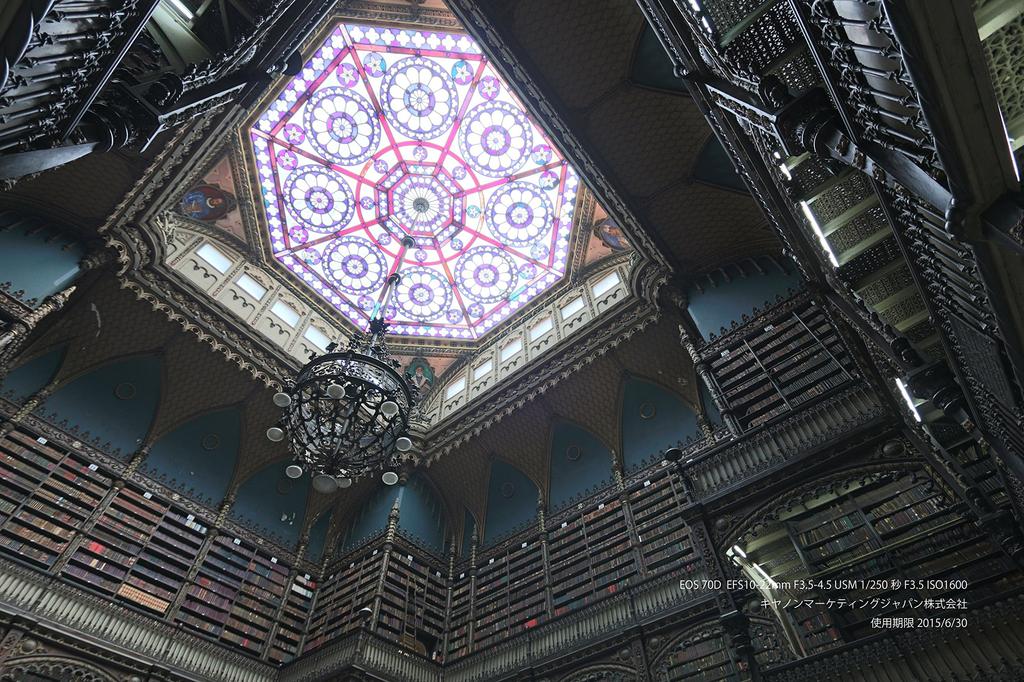 Цифровая зеркальная камера Canon EOS70D с объективом IS STM в комплекте, черный EOS70D1855ISSTMLK EF-S18-55mm F3.5-5.6