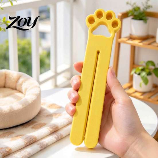 Cute Paw Shape Feeder 3D Printed Pet Squeezer, Tube Paste Dispenser for Easy Durable PLA Tool Feeding, Food Winder Cat Dog Snack Ergonomic Treat