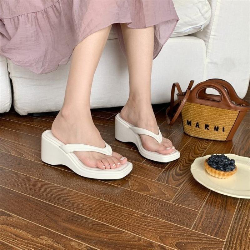 Fashion New Style Women's Fashion Flip-flop Female Platform Outdoor Beach Sandals Slipper Casual Wedges Versatile Non-slip Comfort Shoes