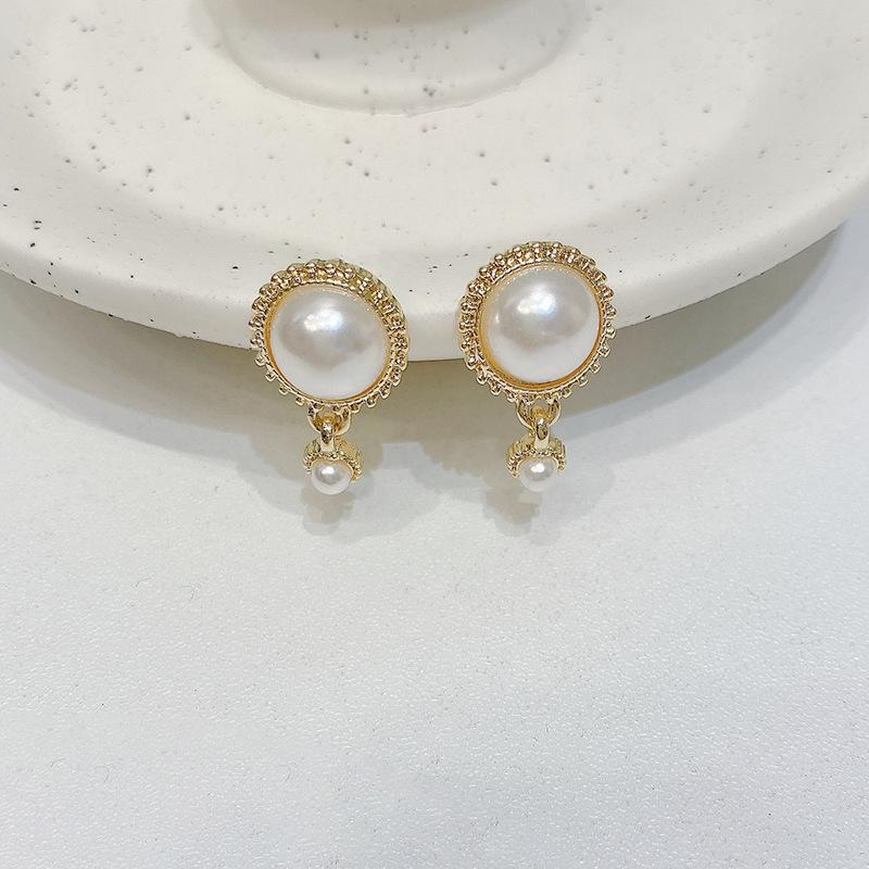 Women Girls Korean Style Camellia Baroque Pearl Earrings Fashion Vintage Jewelry Bow Heart Shape Elegant Lady Ear Rings Ear Clip