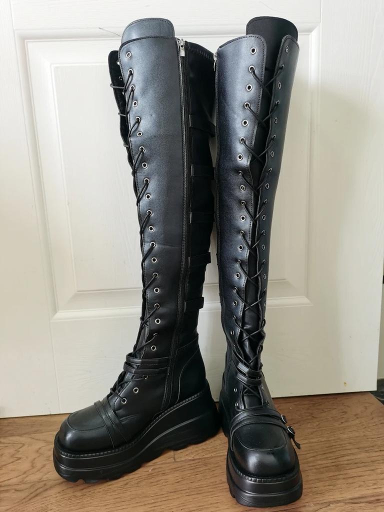 Косплей танкетки женские выше колена сапоги обувь женские высокие сапоги на платформе высокие сапоги модные пряжки панк высокие каблуки сапоги женские