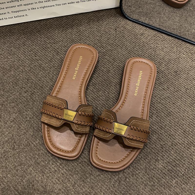 Однословные французские тапочки женские летние носить высококлассные маленький ароматный ветер пляжная обувь 2025 ощущение новые плоская подошва прохладные