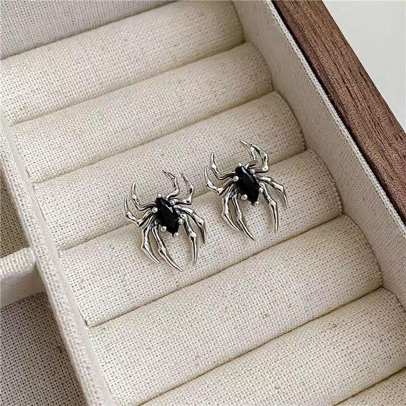 Silver Spider Stud Earrings for Women Unique Design Punk Personality Female Small Earrings Black Enamel Fashion Jewelry
