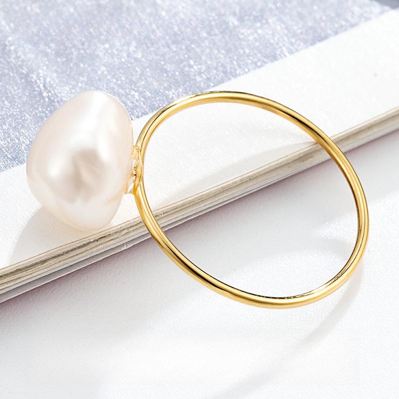 Кольцо с натуральным барочным жемчугом Женское простое кольцо высокого класса Титановая сталь с покрытием Высокая цветостойкость Ювелирные изделия