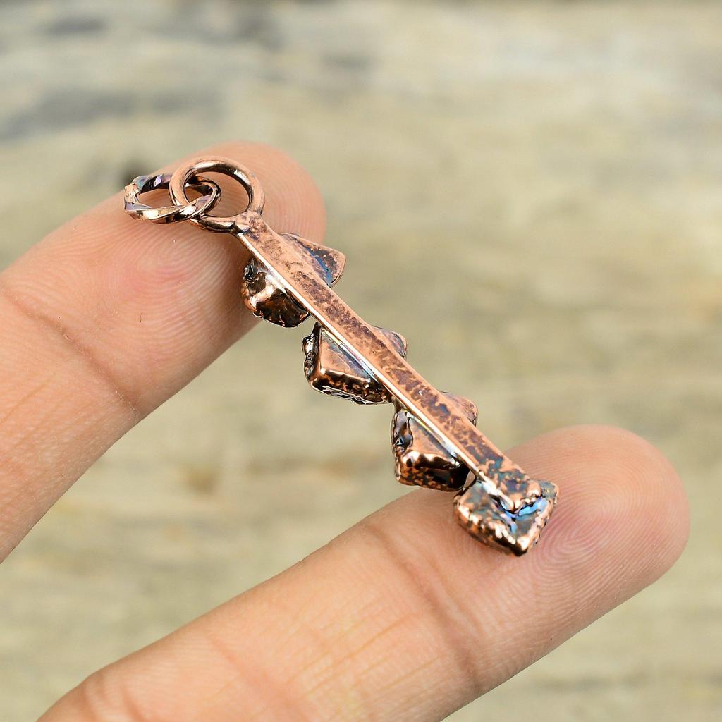 Кулон из необработанного драгоценного камня лабрадорит, гальванопластическая медная подвеска, ювелирное изделие ручной работы из меди, дизайнерский кулон, гальванопластическая бижутерия, подарок для нее