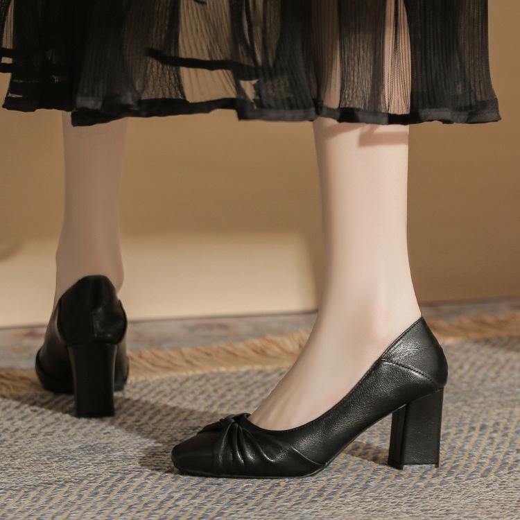 Fashion High Heels Women's 2025 New Square Head Thick Heel Large Size Women's Single Shoes Fattened and Widened Commuter Work Shoes